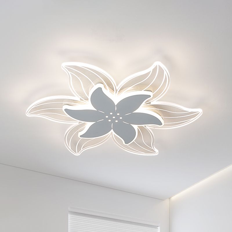Arisha Deckenleuchte Blumenform Weiß, Metall Acryl