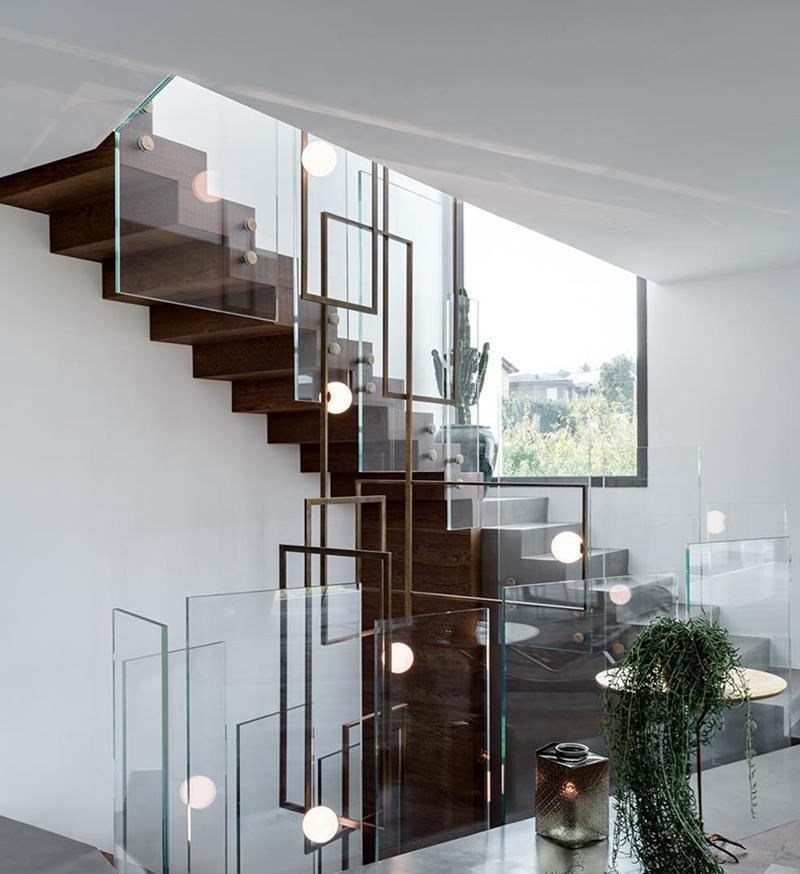 Veliiel Kronleuchter Mondrian aus Glas in Messing mit geometrischem Design