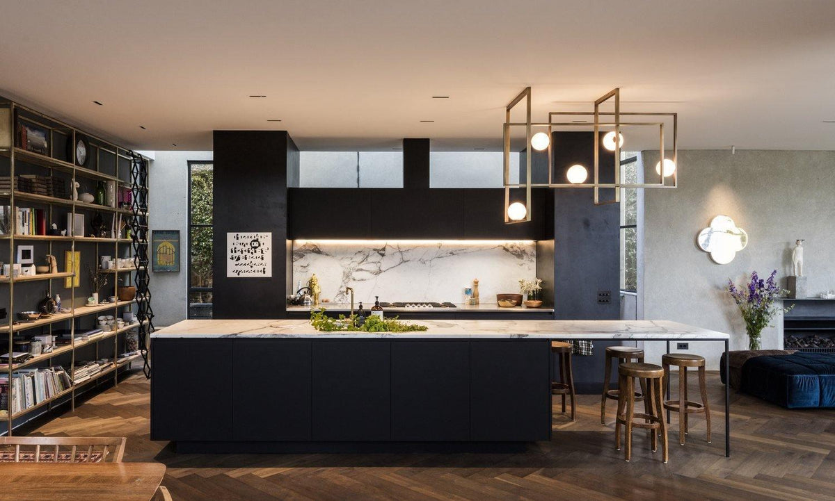 Veliiel Kronleuchter Mondrian aus Glas in Messing mit geometrischem Design