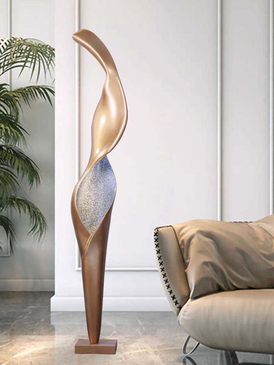 Orelinelle Stehleuchte im skulpturalen Design aus Glas