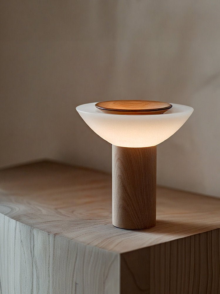Rinenine Tischleuchte aus Holz