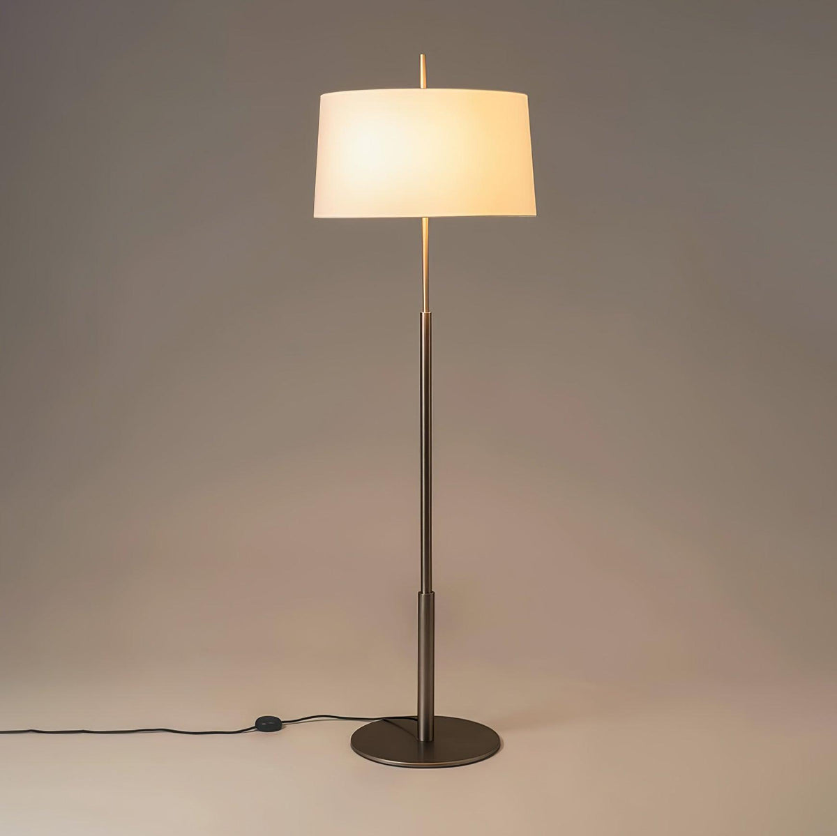Brooks Minimalistische Stehleuchte