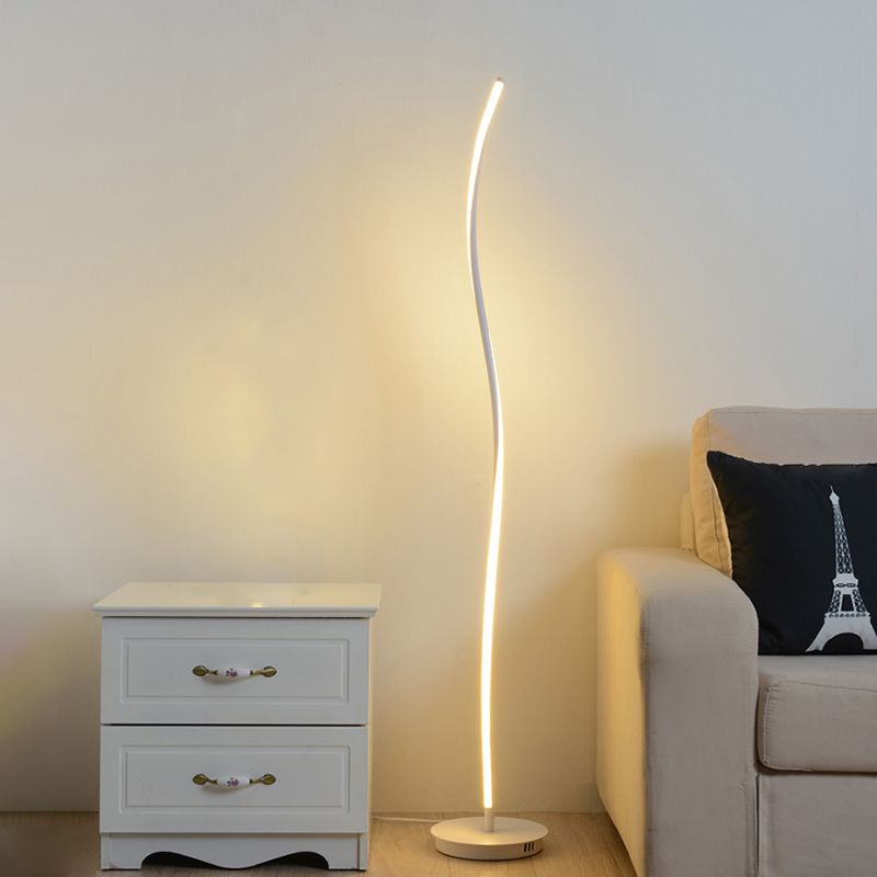 Arisha Modern Linear LED Stehlampe Schwarz/Weiß Wohn/Schlafzimmer Metall&Acryl