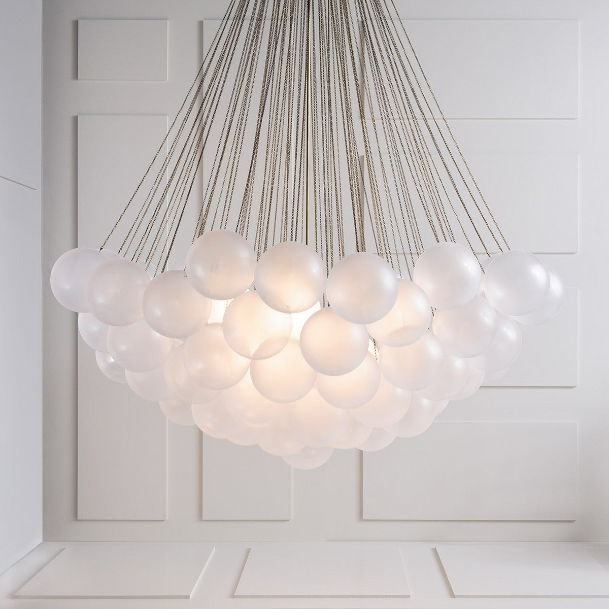 Eiririra Kronleuchter Bubble Milchglas