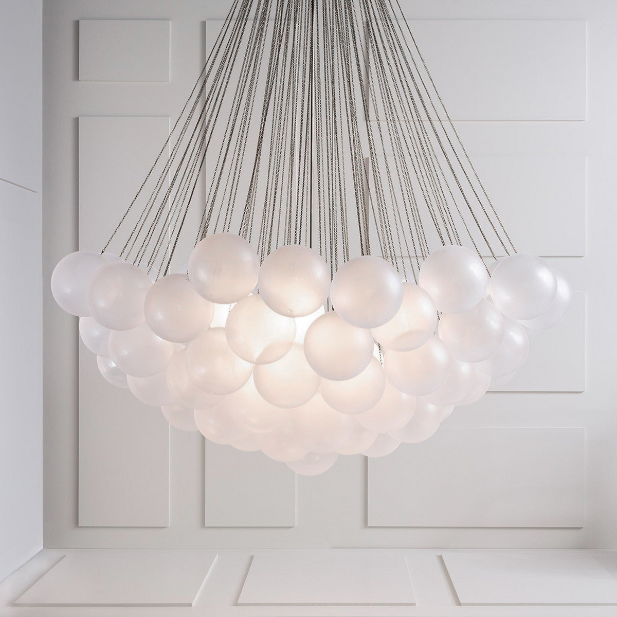 Eiririra Kronleuchter Bubble Milchglas