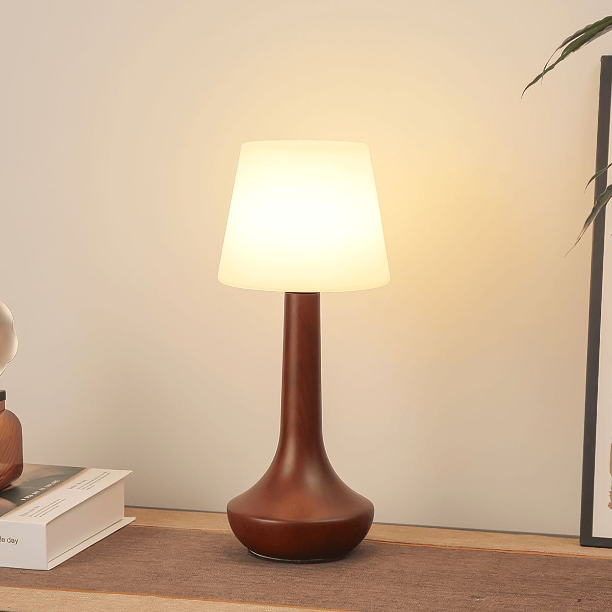 Bello Tischlampe aus Holz im Retro-Stil