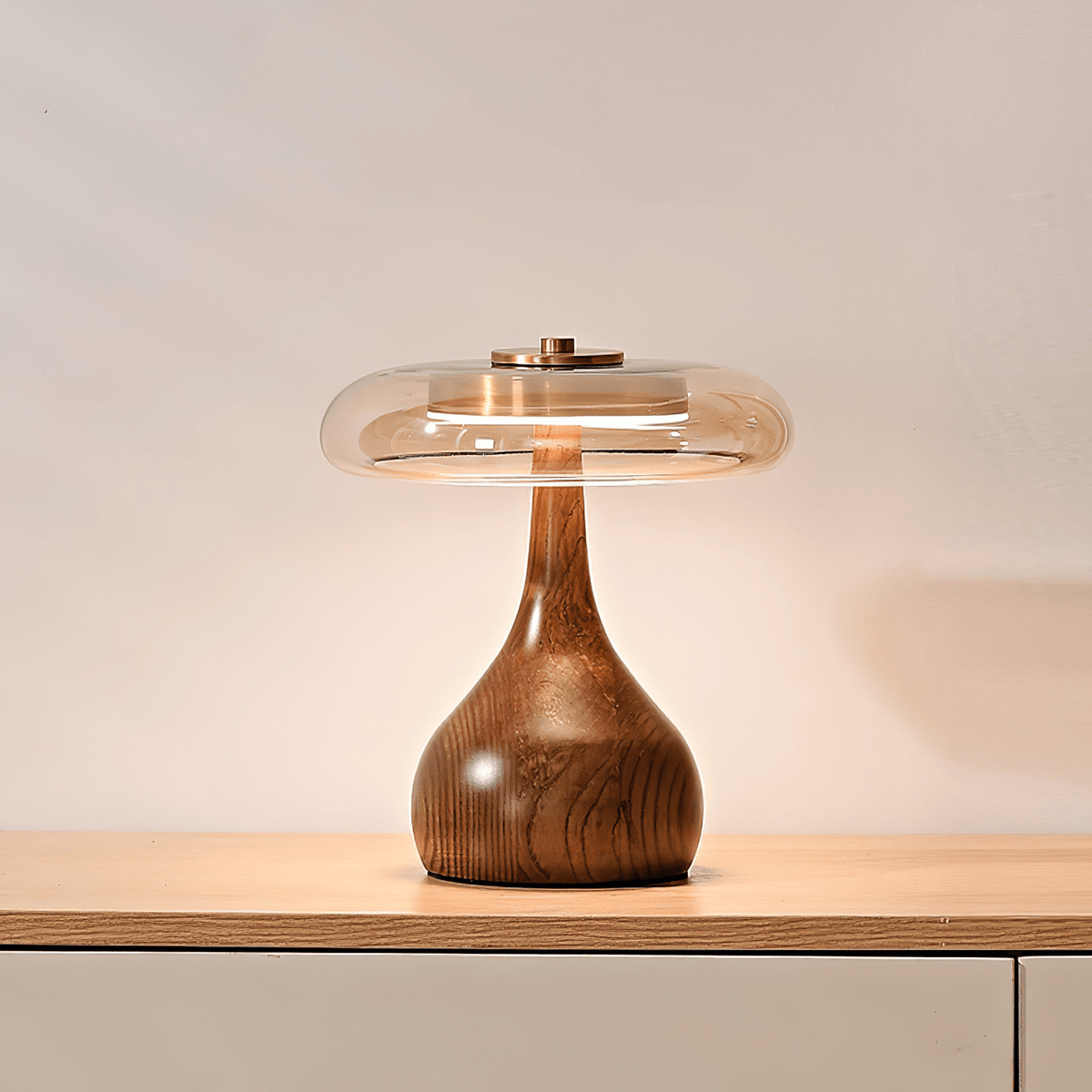 Bux Tischleuchte aus Holz im modernen Stil