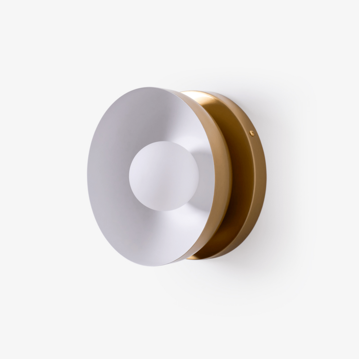 Eirearia zeitgenössische minimalistische Solar-Eclipse-Messing-Glas-Wandleuchte