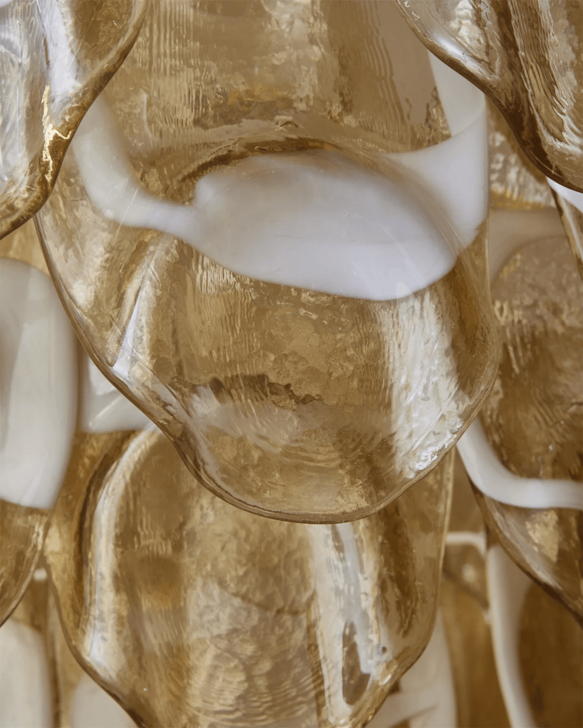 Celuora Kronleuchter aus bernsteinfarbenem Murano-Glas mit ovalem Tropfen-Design in geschichteter Ausführung