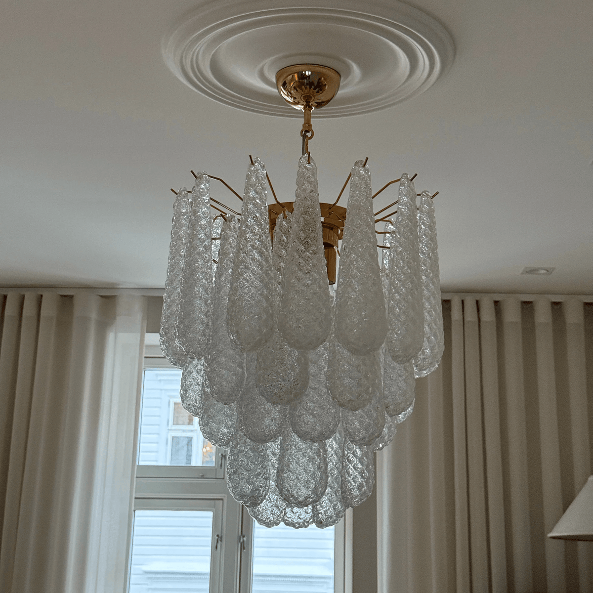 Velivena Kronleuchter Muranoglas-Tränen Tropfen Milchglas