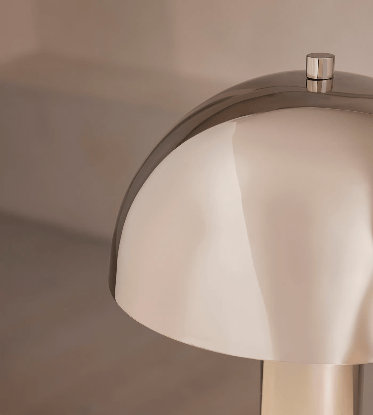 Strata Minimalistische Marmor-Tischleuchte in Grau & Beige