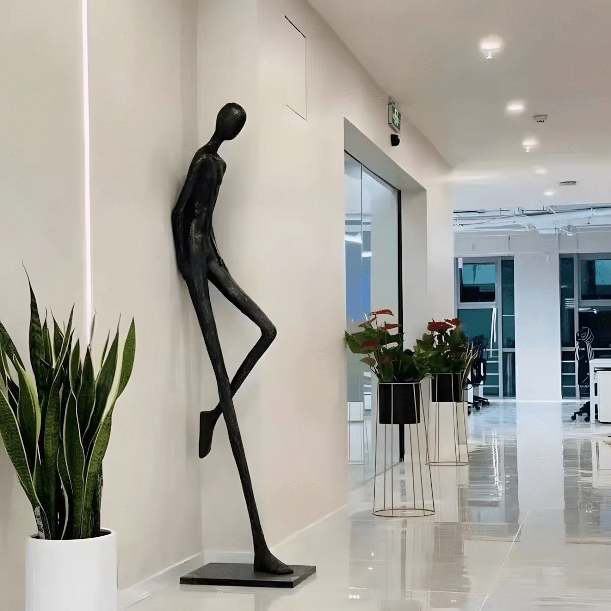 Brenor Skulptur Bodendekoration