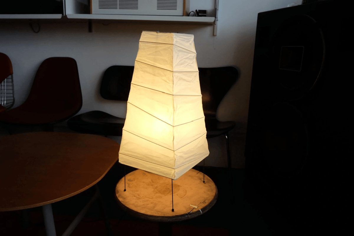 Piaaraya Minimalistische Tischleuchte aus Papier
