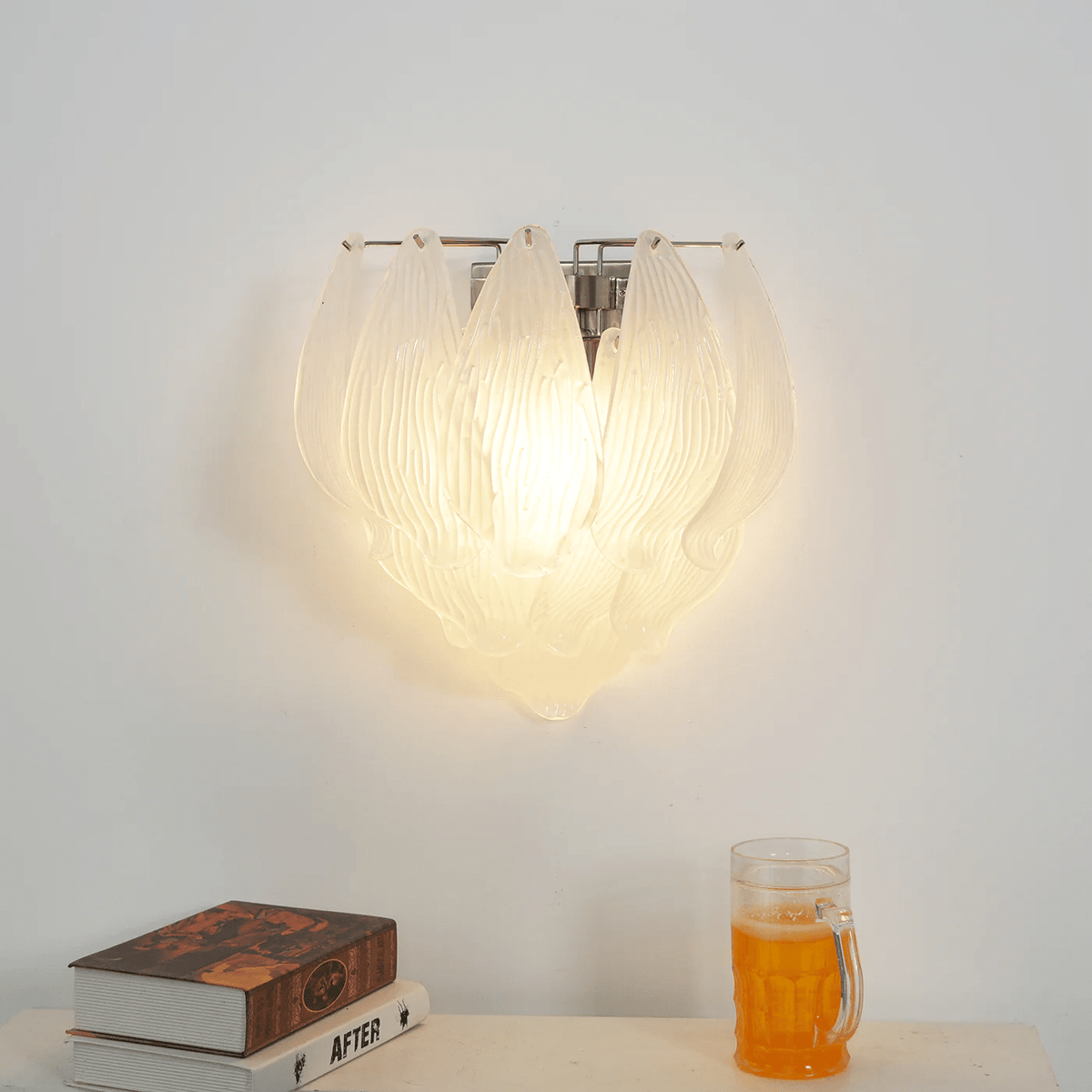Lioriniella Wandleuchte aus Murano-Glas in Petal-Form mit matten kaskadierenden Blättern