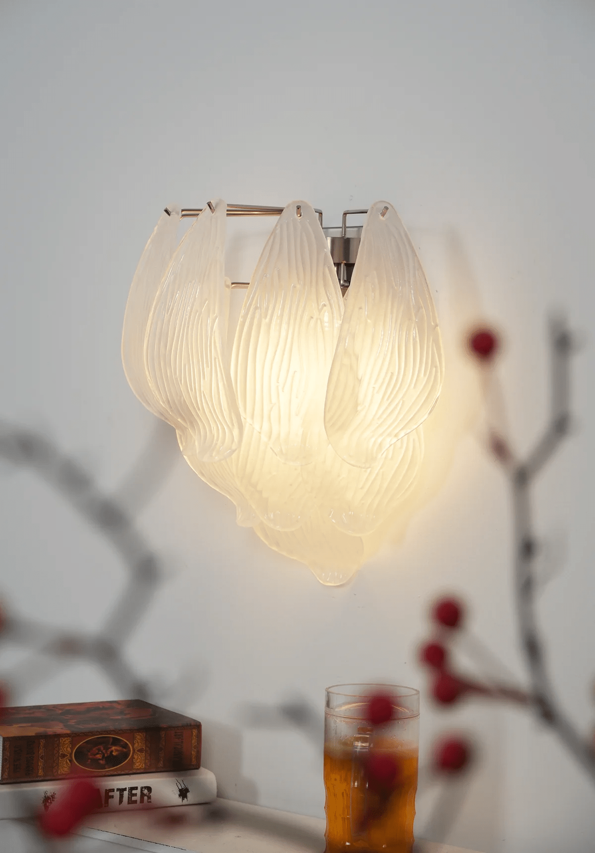 Lioriniella Wandleuchte aus Murano-Glas in Petal-Form mit matten kaskadierenden Blättern