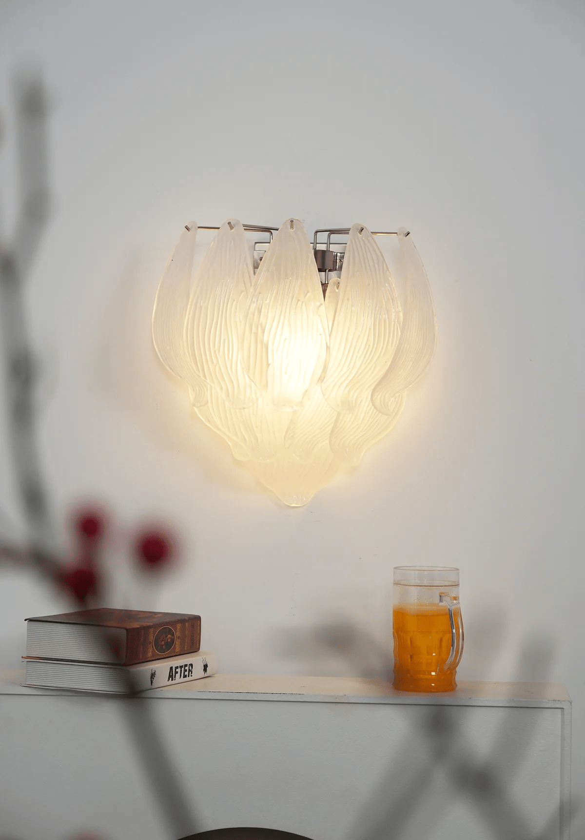 Lioriniella Wandleuchte aus Murano-Glas in Petal-Form mit matten kaskadierenden Blättern