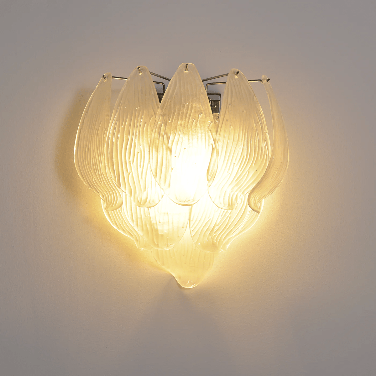 Lioriniella Wandleuchte aus Murano-Glas in Petal-Form mit matten kaskadierenden Blättern