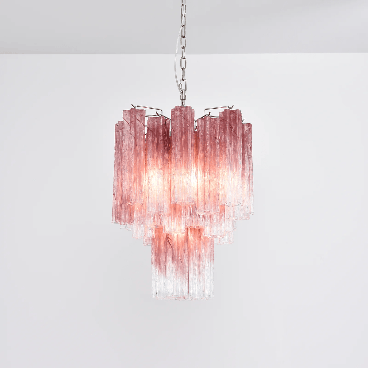 Veluora Kronleuchter zu Transparent verlaufendem Murano-Glas in Kaskadenebenen
