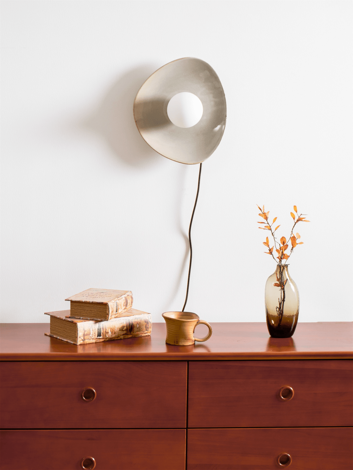 Lioruiella Wandleuchte aus Keramik und Glas in Kieselsteinform