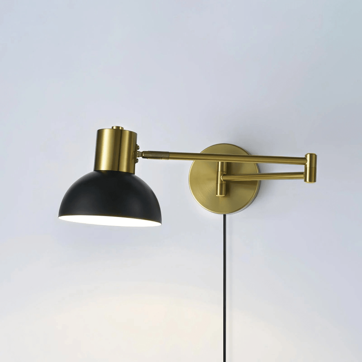 Nox einstellbare Arm-Wandleuchte mit Stecker