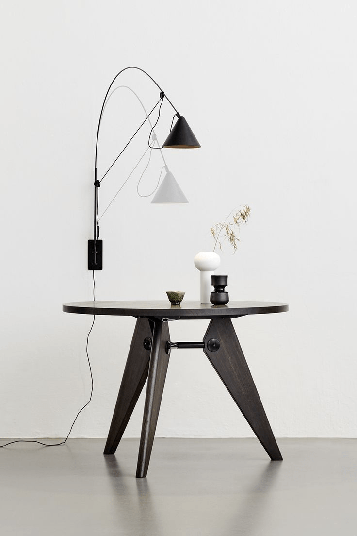 Noraette Wandleuchte Arc Struktur mit Kegel-Lampenschirm minimalistisch