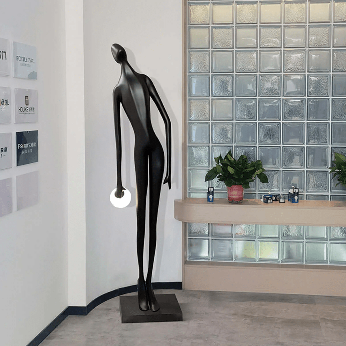 Ersilyra Kunstharz-Stehleuchte
