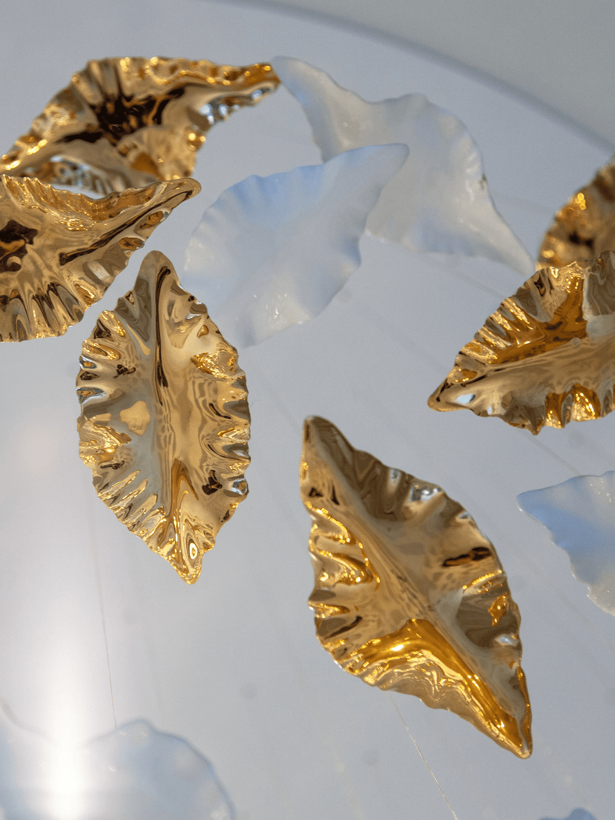 Folia Kronleuchter aus Blatt-Form in verdrillter Skulptur