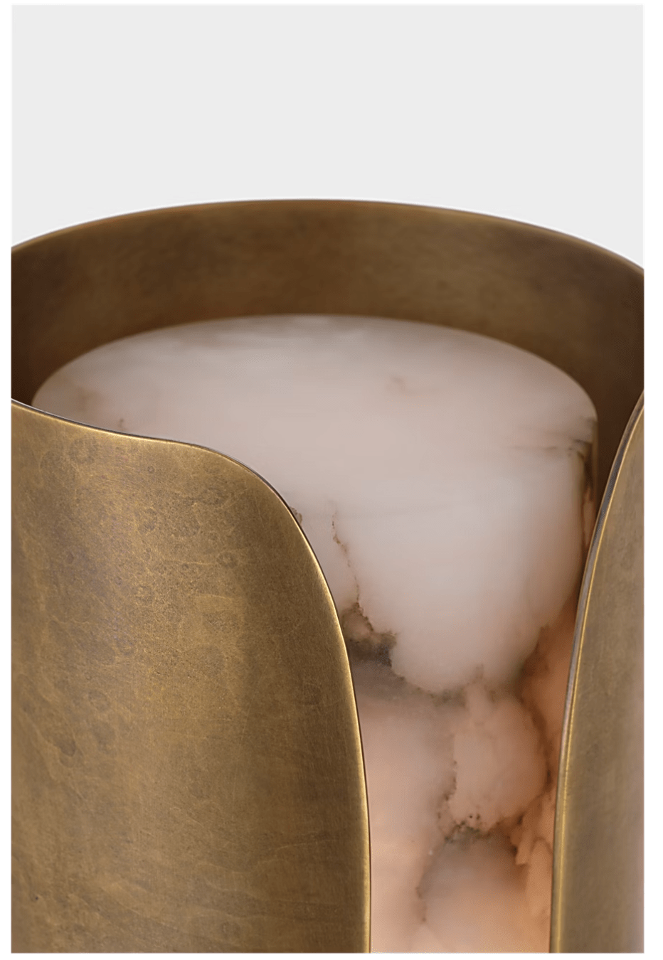 Veltharo Cradled Alabaster-Wandleuchte