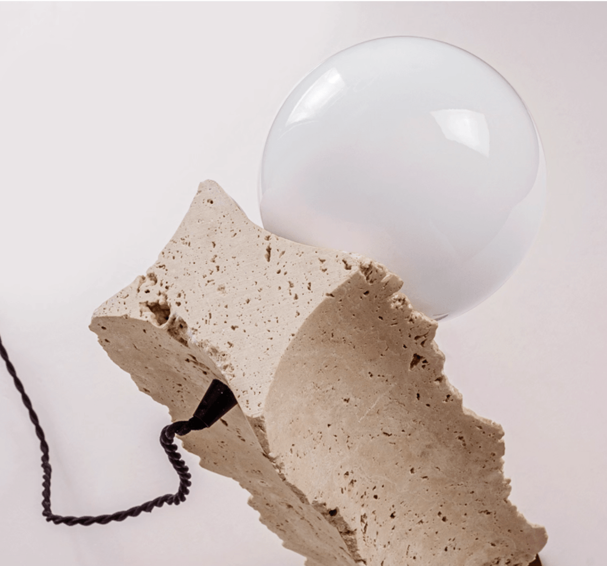Terra Travertine Orb Tischleuchte