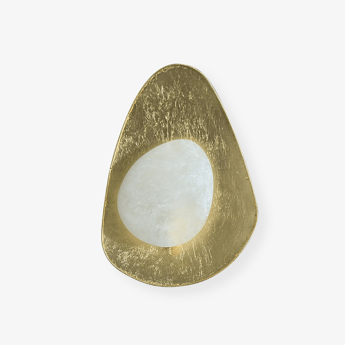 Tenbryn Organic Gilded Pebble Alabaster Wandleuchte in Gold