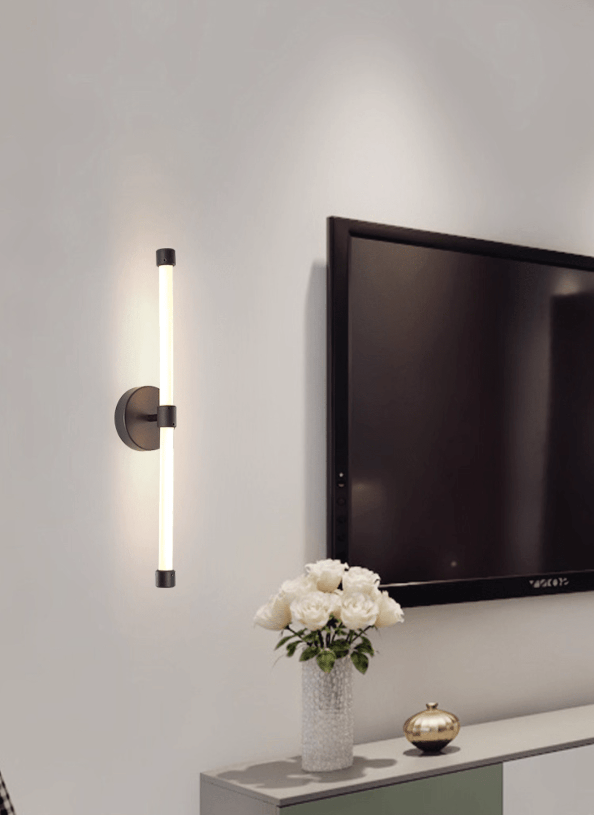 Voske vertikale Röhre minimalistische Messing-Wandleuchte