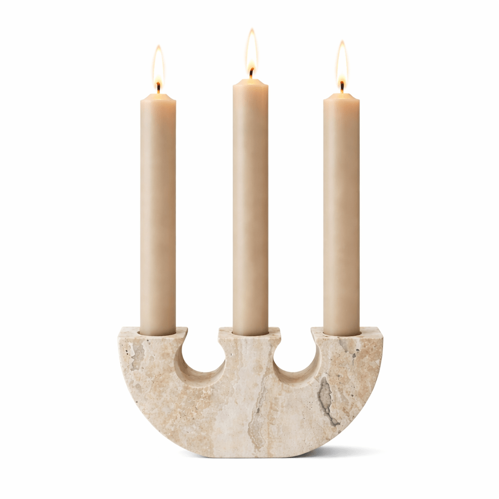 Stone Reliquary Travertin-Kerzenständer in Kieselsteinform