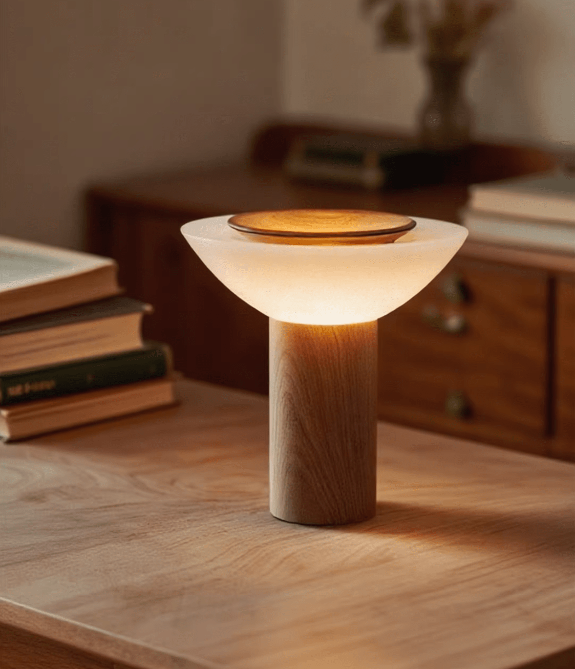 Rinenine Tischleuchte aus Holz