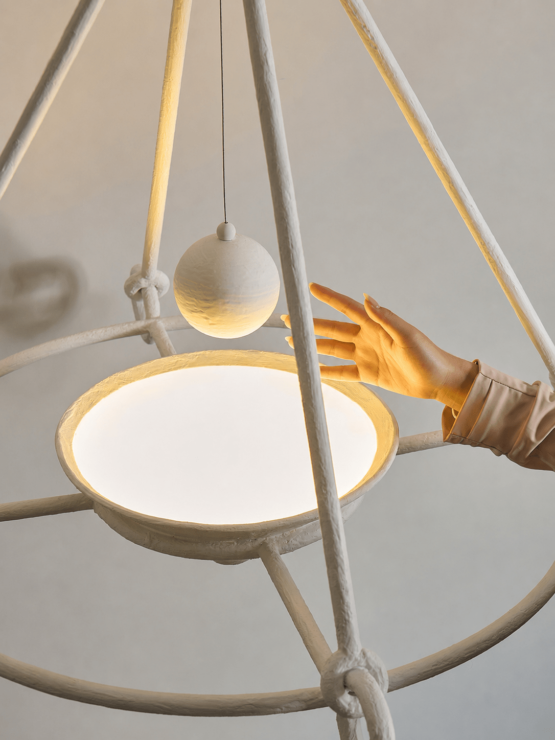 Sculptural Gips-Kronleuchter
