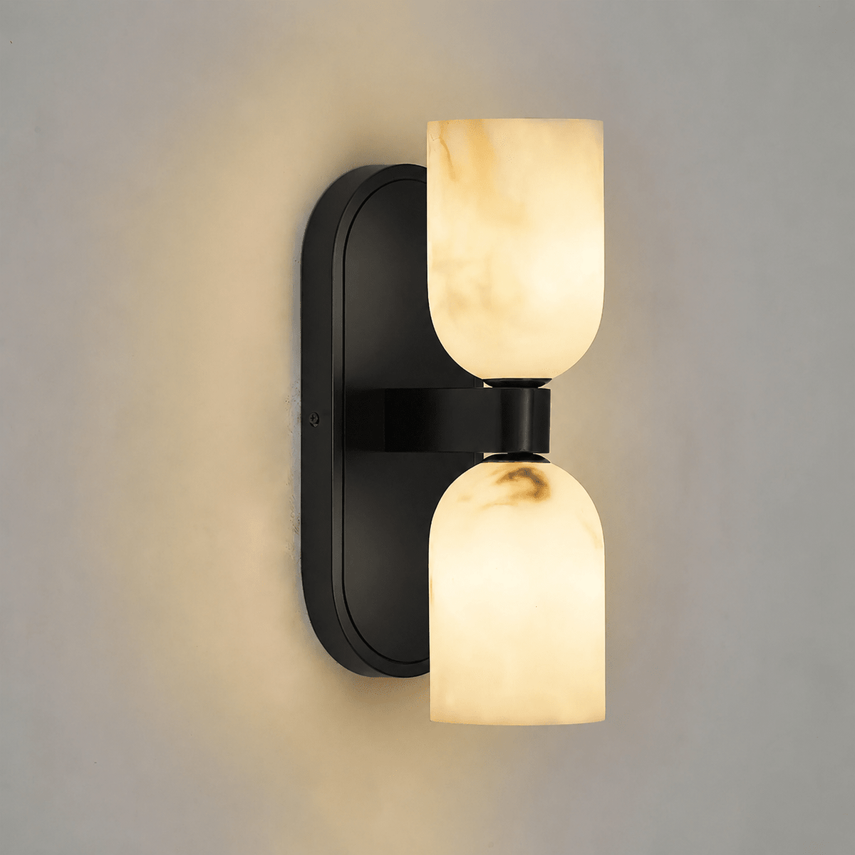 Alabaster Wandleuchte mit Licht nach oben und unten