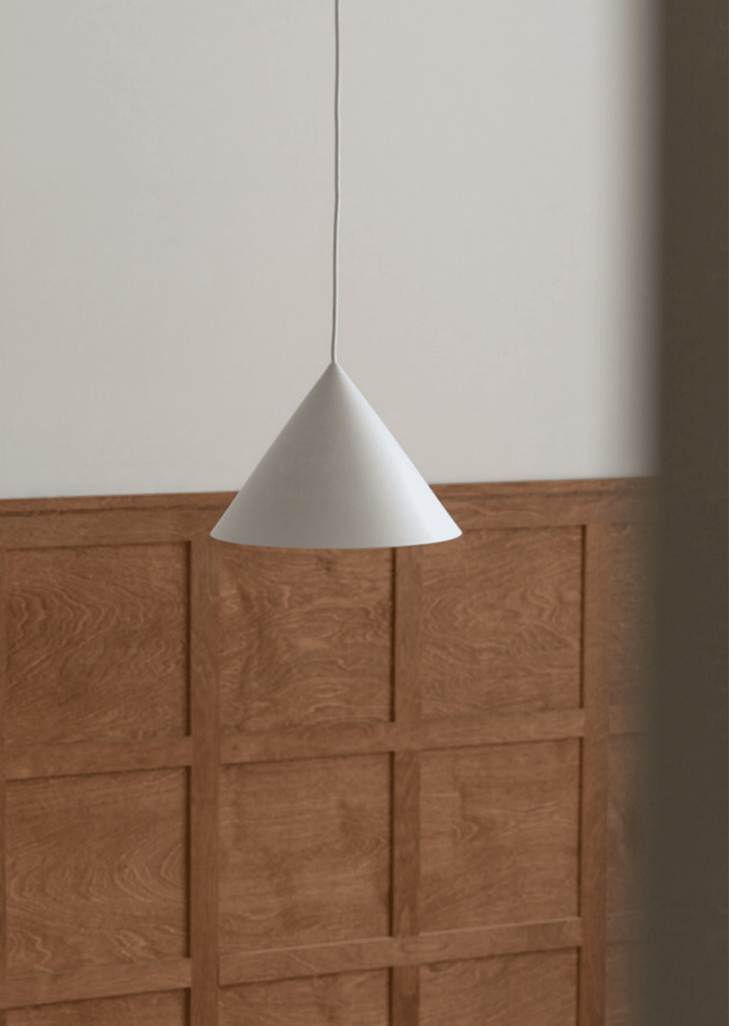 Riveria Minimalistische Pendelleuchte in Kegelform