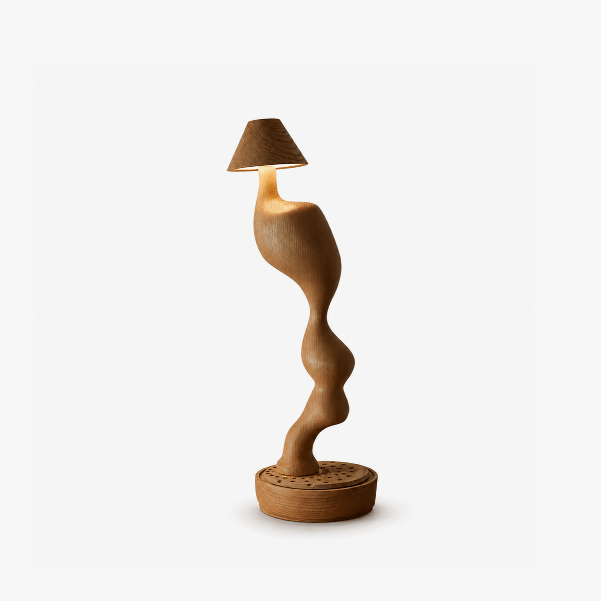 Carved Tischlampe mit Holzkordel