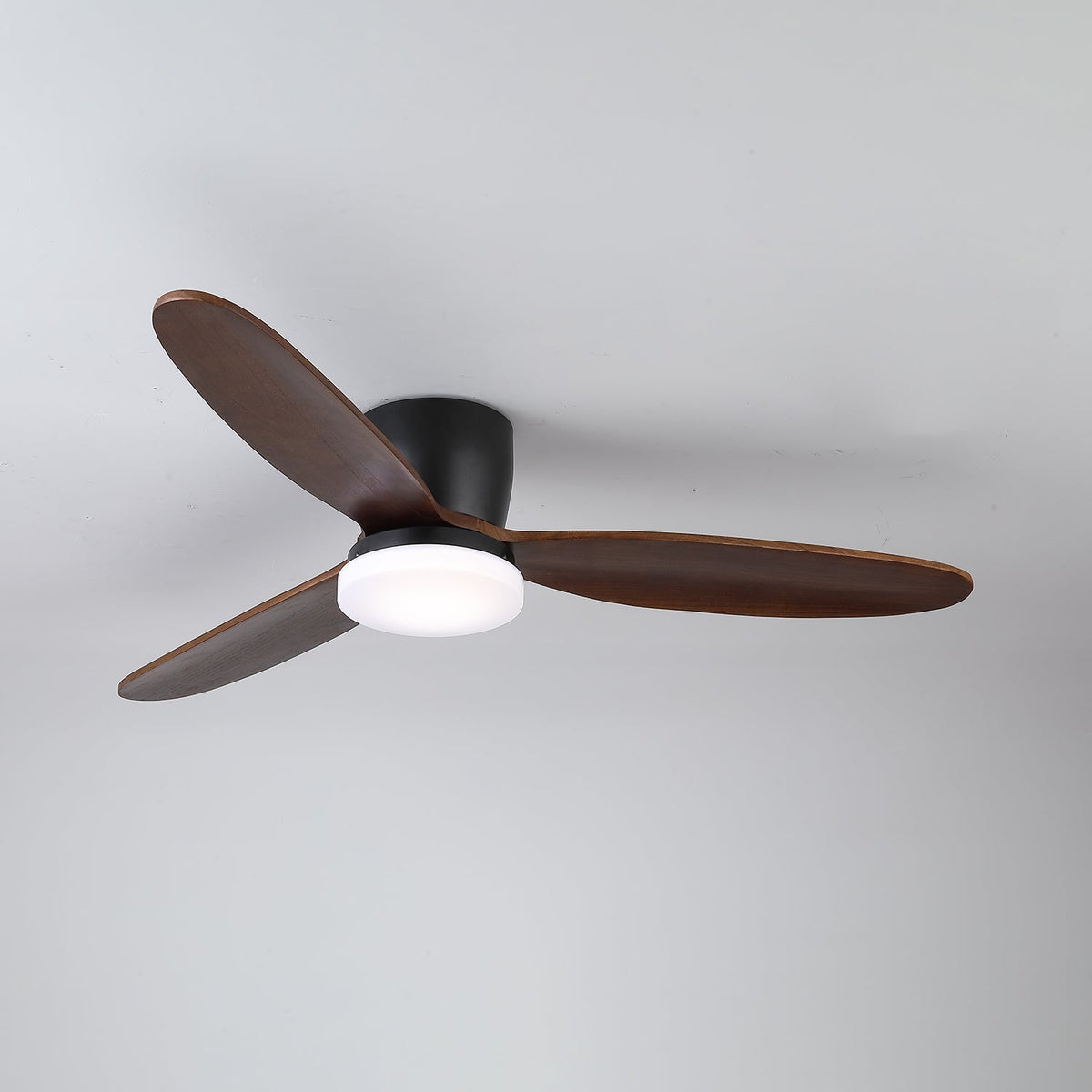 Athyrs Deckenventilator mit Beleuchtung