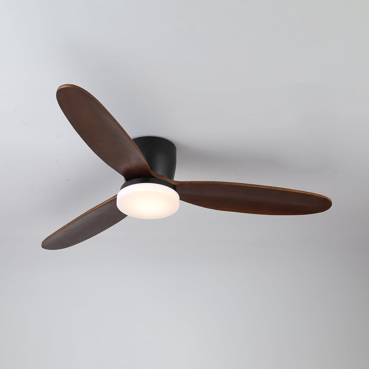 Athyrs Deckenventilator mit Beleuchtung