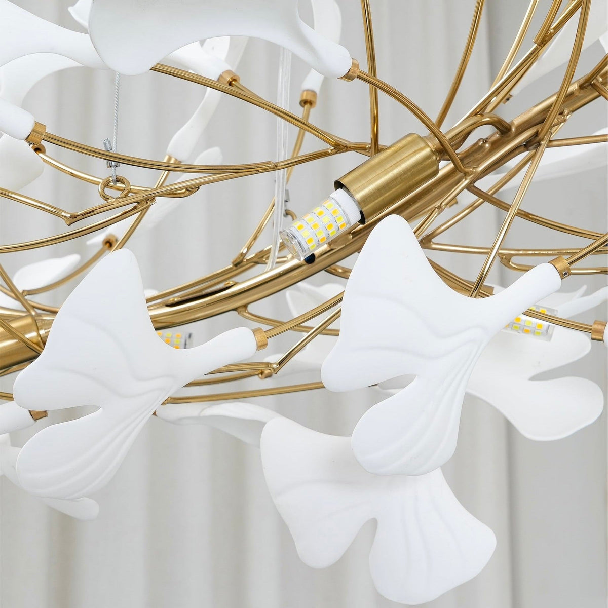 Olivia  Modern Luxuriöser gold Kronleuchter aus Metall und Keramik