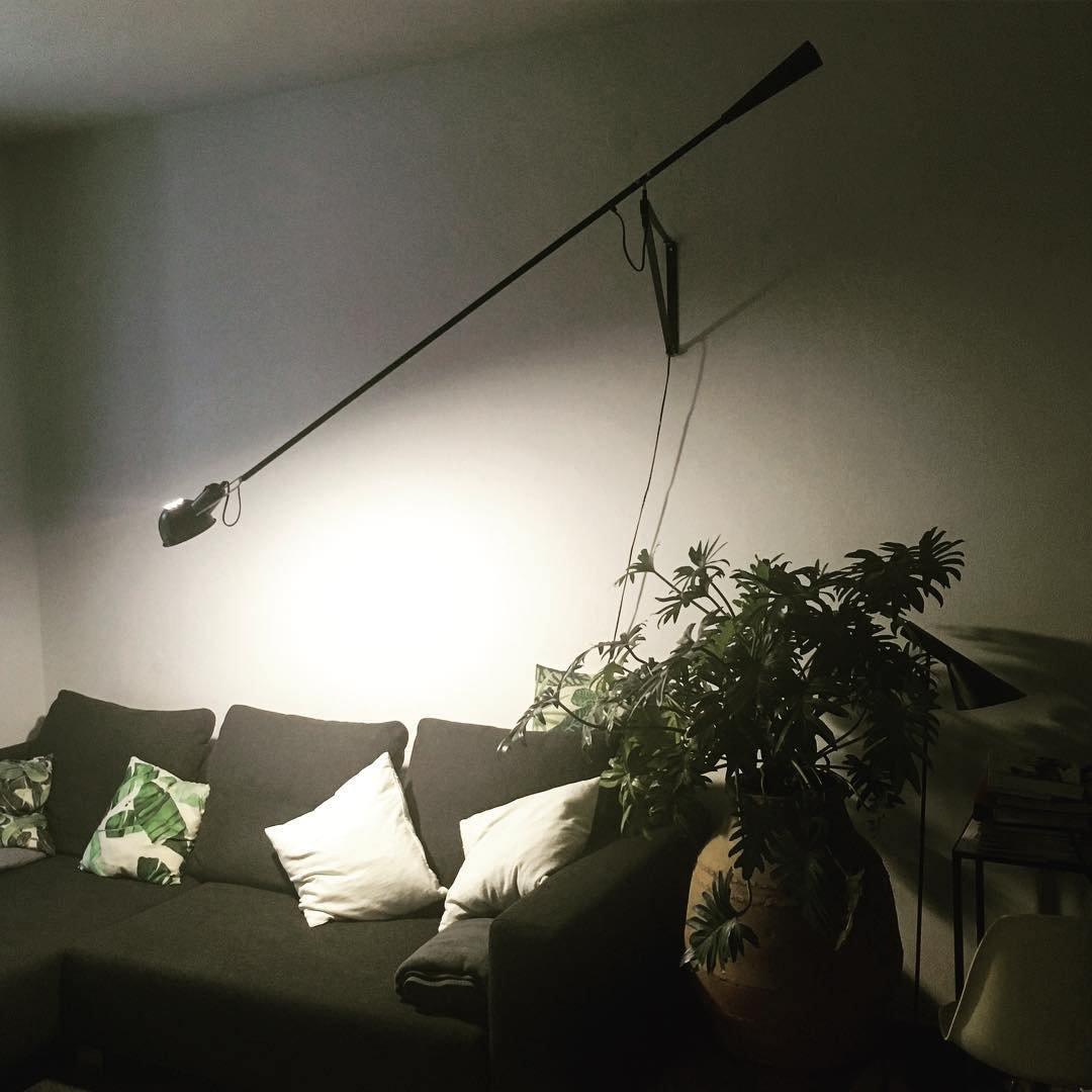 Cid zeitgenössische minimalistische Wandleuchte mit langem Arm