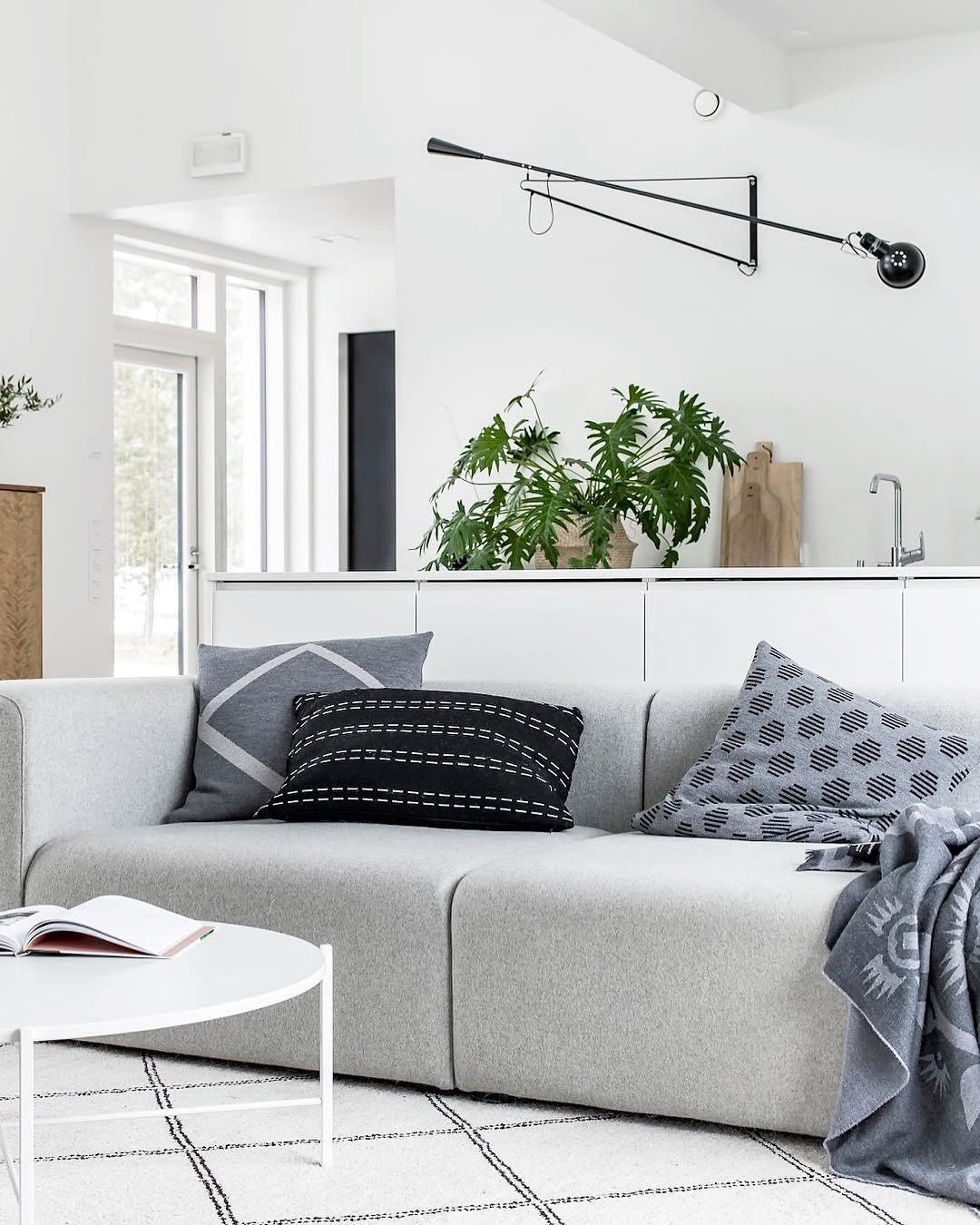 Cid zeitgenössische minimalistische Wandleuchte mit langem Arm