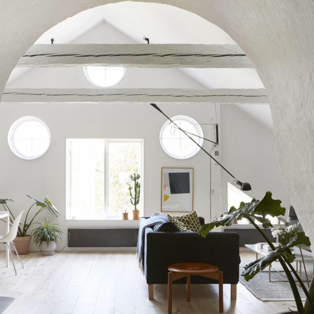 Cid zeitgenössische minimalistische Wandleuchte mit langem Arm