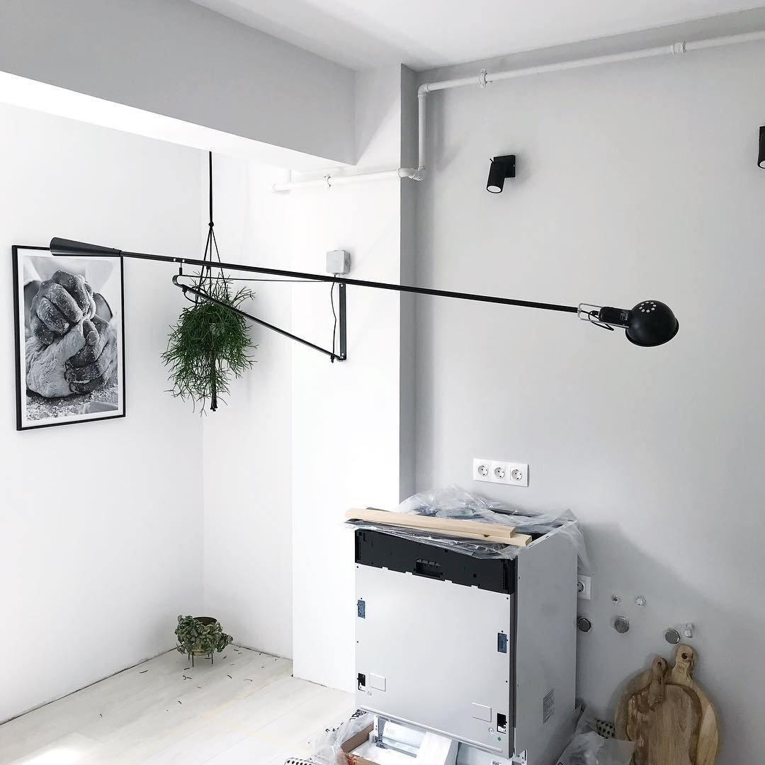 Cid zeitgenössische minimalistische Wandleuchte mit langem Arm