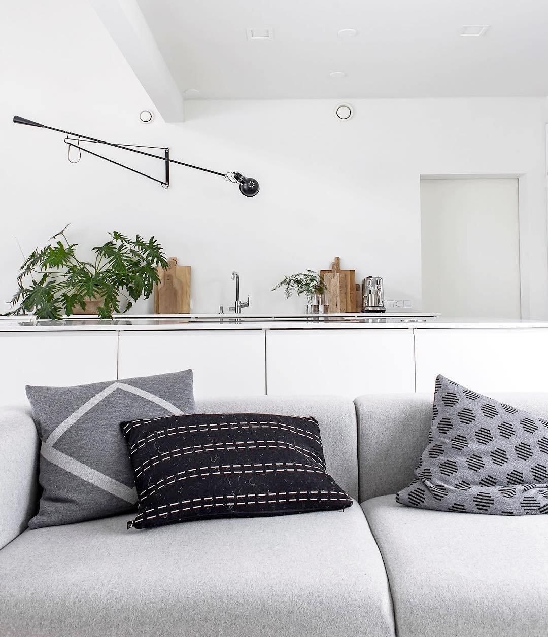Cid zeitgenössische minimalistische Wandleuchte mit langem Arm