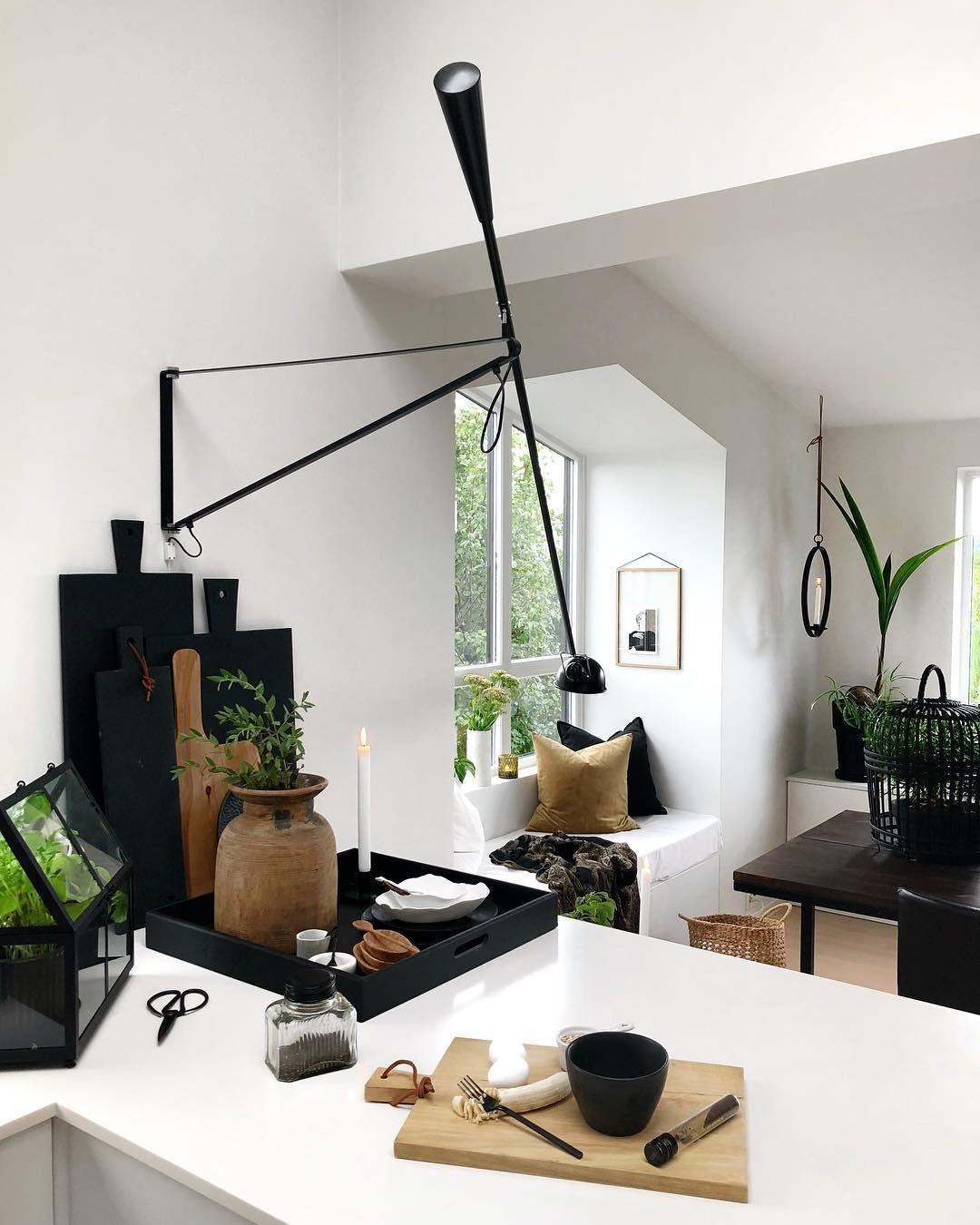Cid zeitgenössische minimalistische Wandleuchte mit langem Arm