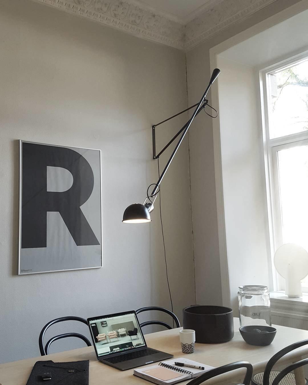 Cid zeitgenössische minimalistische Wandleuchte mit langem Arm