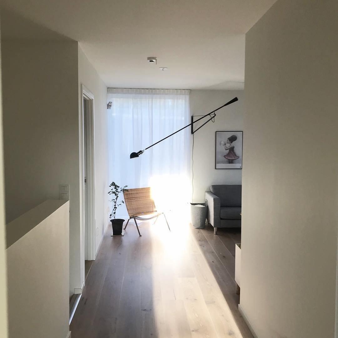 Cid zeitgenössische minimalistische Wandleuchte mit langem Arm