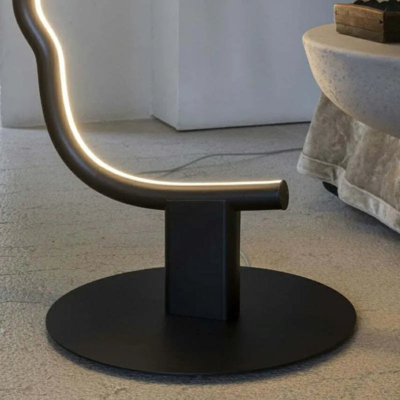 Arisha Minimalistisch   Stehlampe mit menschlichem Gesichtsprofil und Bogen Linear