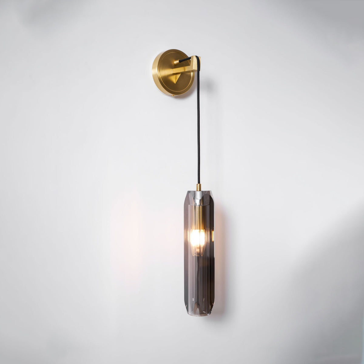 Zodorila zeitgenössische minimalistische Wandleuchte aus Kristall